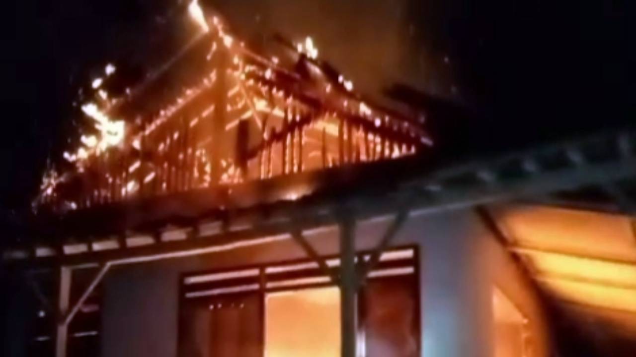 Rumah Kosong di Desa Masaran Kecamatan Munjungan Ludes Terbakar, Penyebab Masih Diselidiki